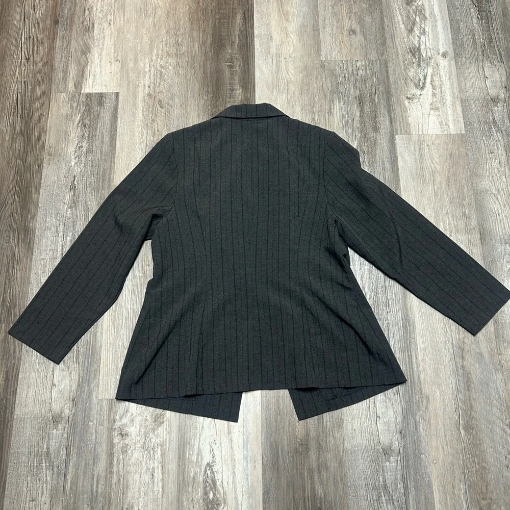 Women’s Rag Gray/black Pin Striped Blazer Size 16